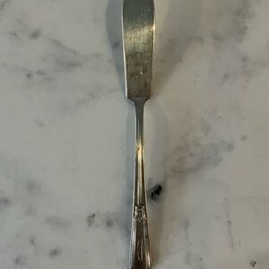WM Rogers Silverplate Flatware Butter Knife 7” “D” Monogram